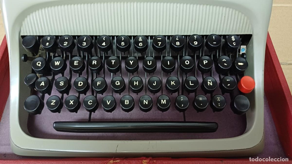 Antig&uuml;edades: MAQUINA DE ESCRIBIR OLIVETTI ESTUDIO 44 - Foto 4