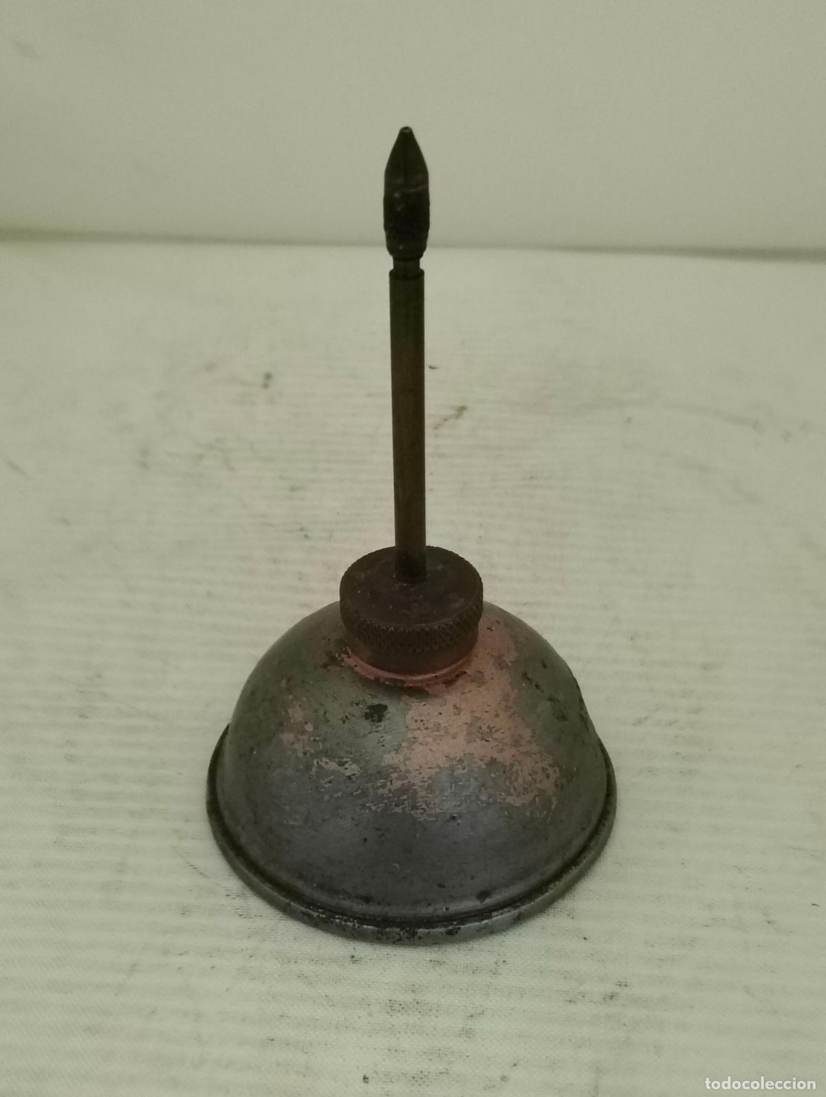 Antig&uuml;edades: ACEITERA ANTIGUA MAQUINA DE COSER, ALTURA 10 CM