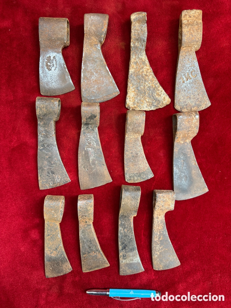 Antig&uuml;edades: Gran lote +10 antiguas hachas de hierro forjado. Algunas con sello!