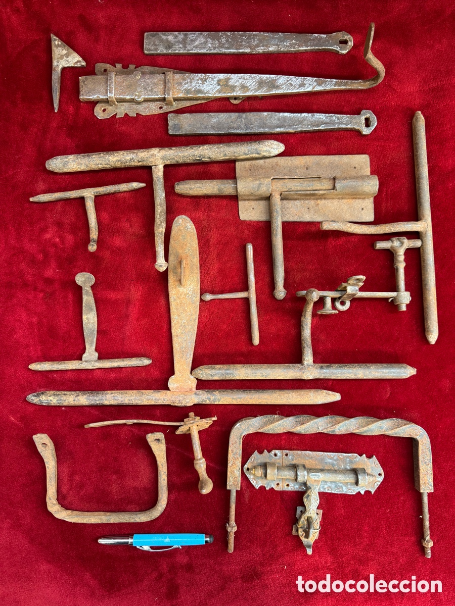 Antig&uuml;edades: Gran lote de antiguos cerrojos de hierro forjado! Principios S.XIX.