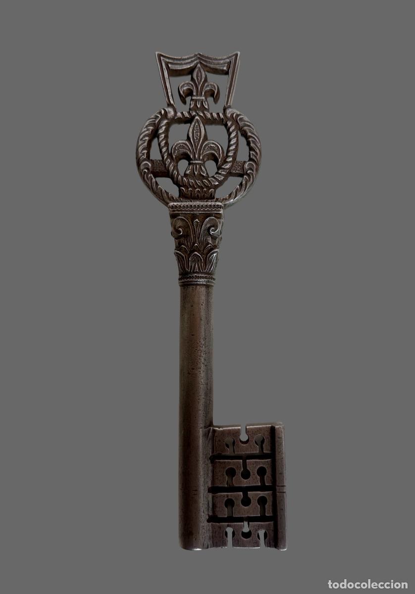 Antig&uuml;edades: Llave de maestr&iacute;a, posiblemente siglo XIX, historicismo.
