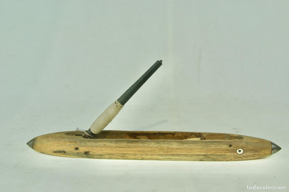 Antig&uuml;edades: Lanzadera de telar largo 37.5 cm. - Foto 2