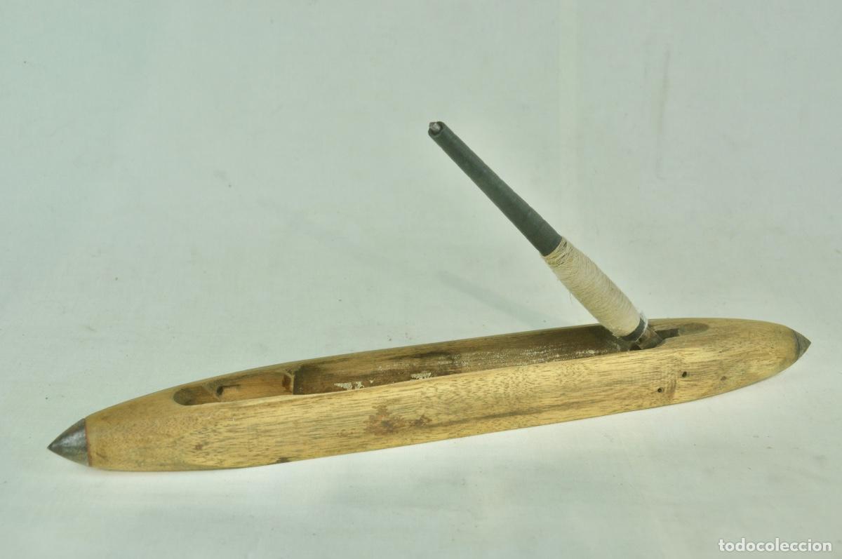 Antig&uuml;edades: Lanzadera de telar largo 37.5 cm. - Foto 4