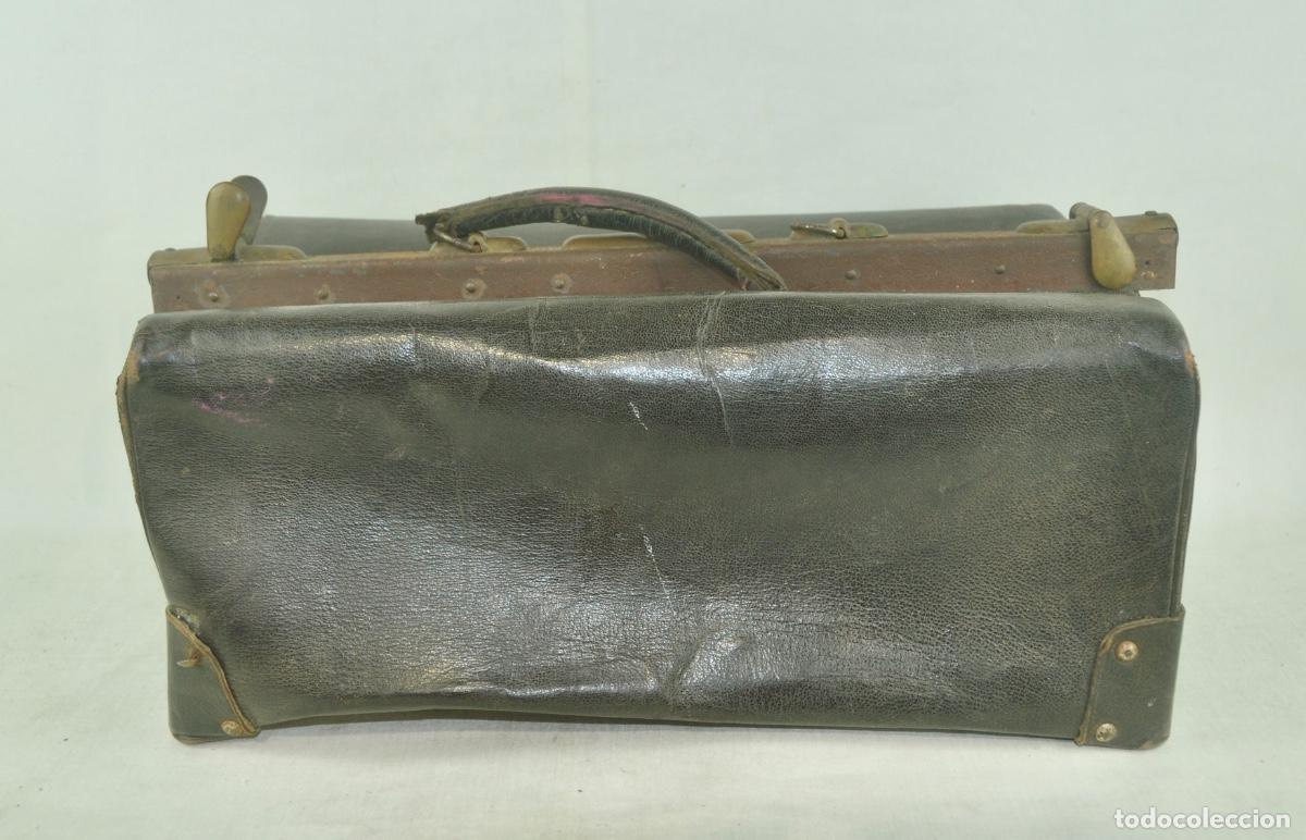 Antig&uuml;edades: Malet&iacute;n m&eacute;dico