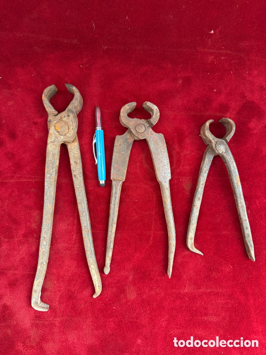 Antig&uuml;edades: Lote de 3 antiguas tenazas de herrero,siglo XIX!forja!