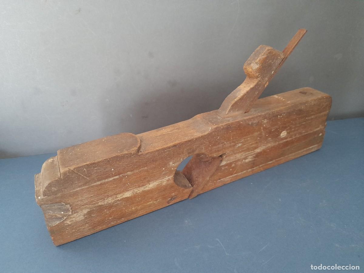 Antig&uuml;edades: garlopin , cepillo de carpintero, corte recto 4cm aprox, largo 33cm aprox, cuchilla con oxido