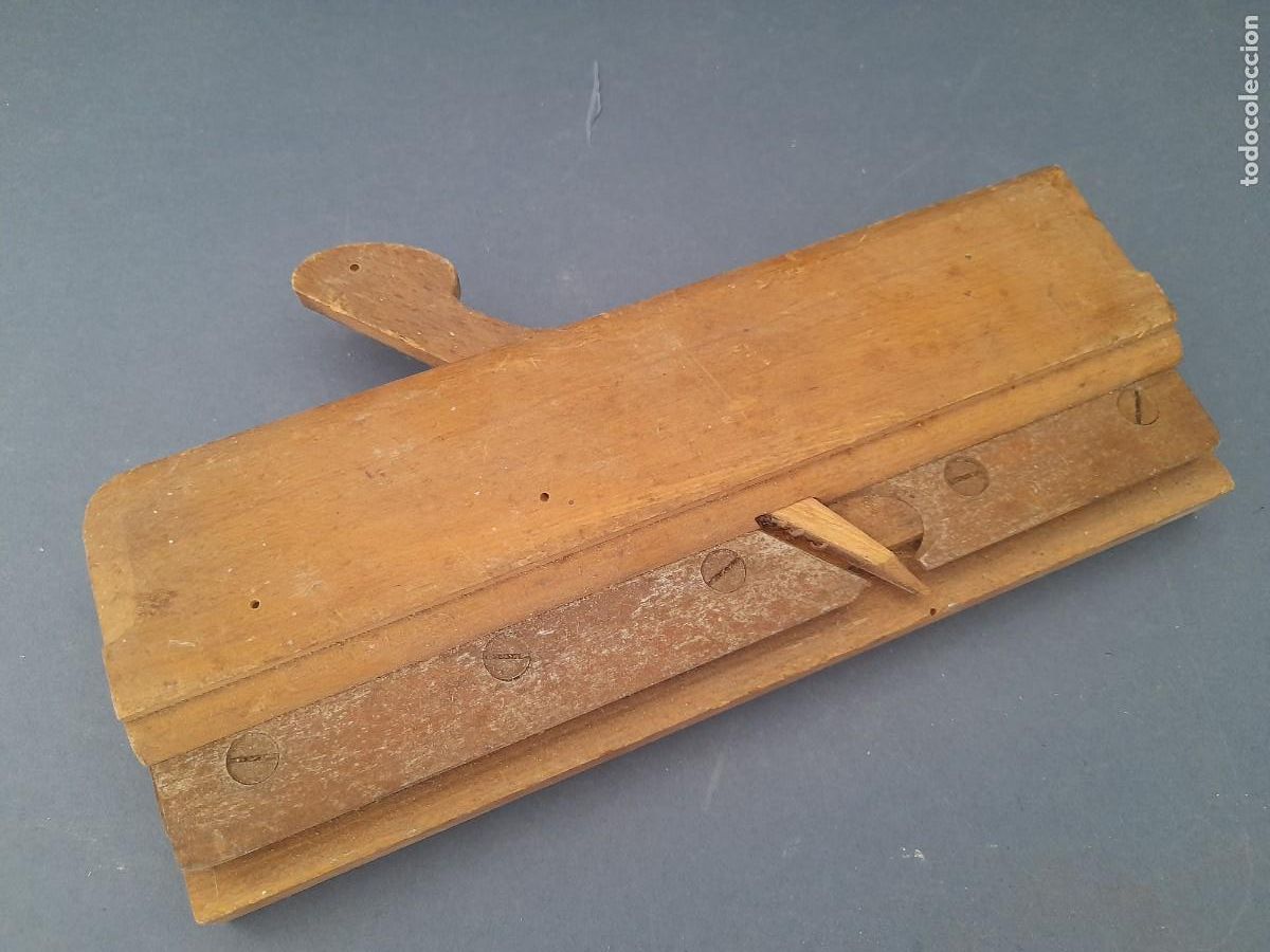 Antig&uuml;edades: garlopin de moldura, cepillo de carpintero, sin cuchilla, largo 24cm aprox, algo de carcoma
