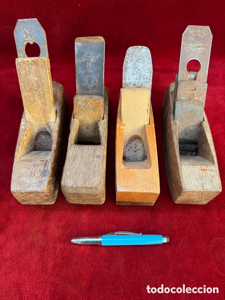Antig&uuml;edades: Lote de 4 cepillos de carpintero antiguos. Cuchillas con sello!
