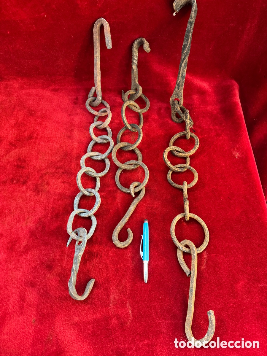 Antig&uuml;edades: Lote de 3 antiguos llares o cadenas de chimenea en hierro forjado! Finales S.XIX principios S. XX.