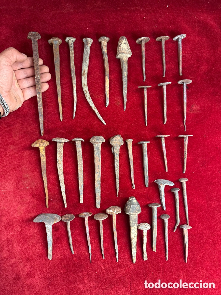 Antig&uuml;edades: Espectacular y gran lote,clavos de forja,sig.XVI-XIX