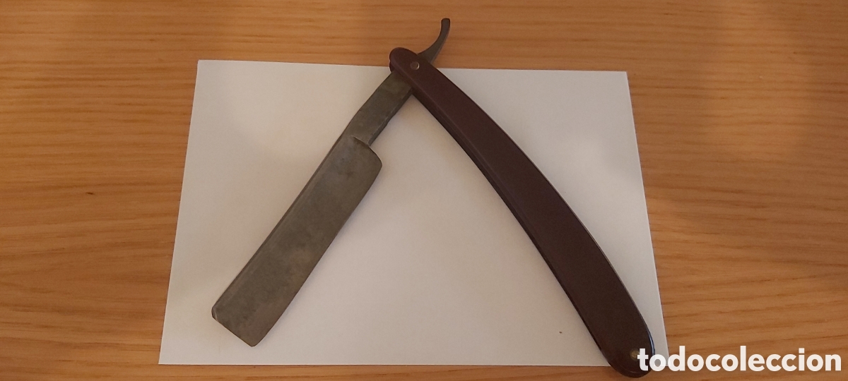 Antig&uuml;edades: NAVAJA DE AFEITAR MONSERRAT 14.