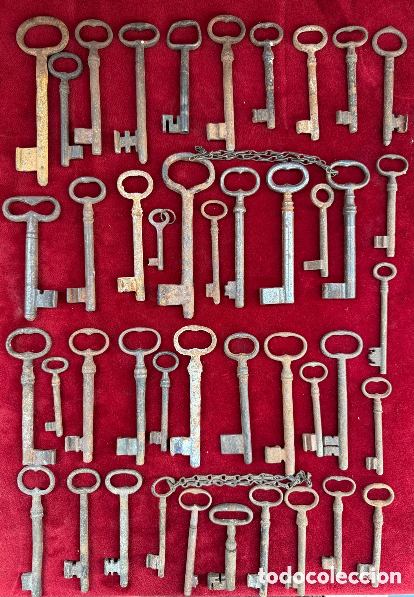 Antig&uuml;edades: Espectacular y gran lote +40 llaves antiguas de forja!