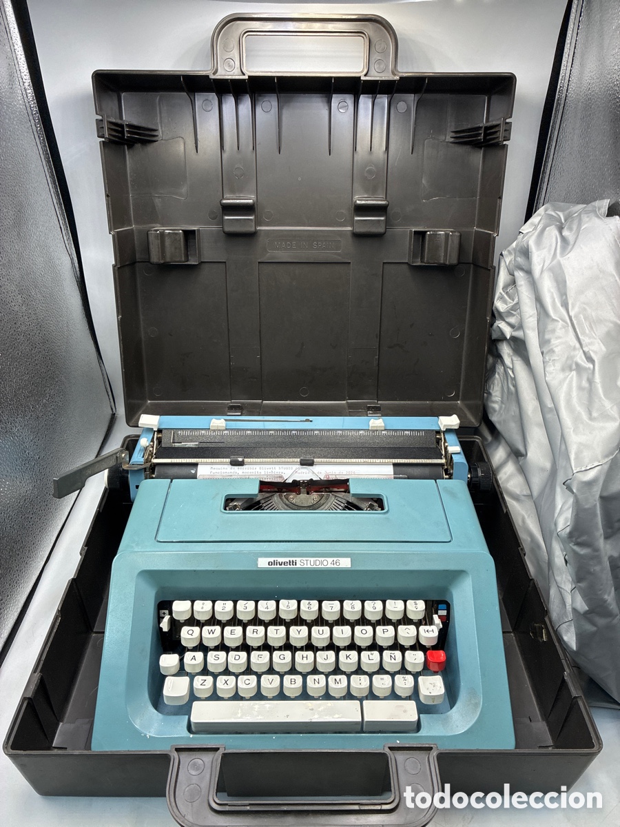 Antig&uuml;edades: M&aacute;quina de Escribir Olivetti Studio 46.