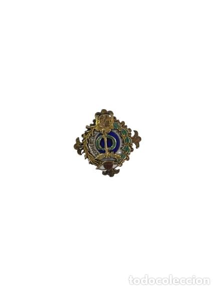 Antig&uuml;edades: Insignia del Colegio Oficial de Titulados Mercantiles y Empresariales