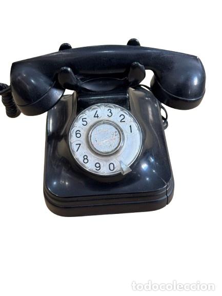 Tel&eacute;fonos: Tel&eacute;fono antiguo de baquelita negra con disco