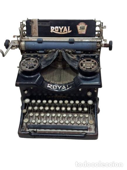 Antig&uuml;edades: Maquina de escribir Royal 10.