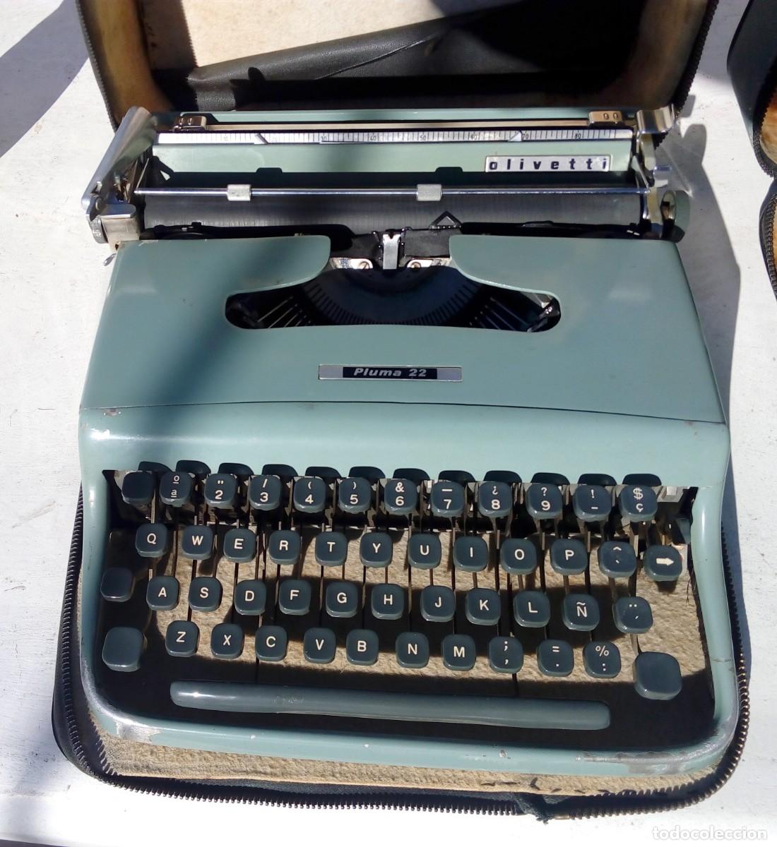 Antig&uuml;edades: M&aacute;quina de escribir Olivetti Pluma 22