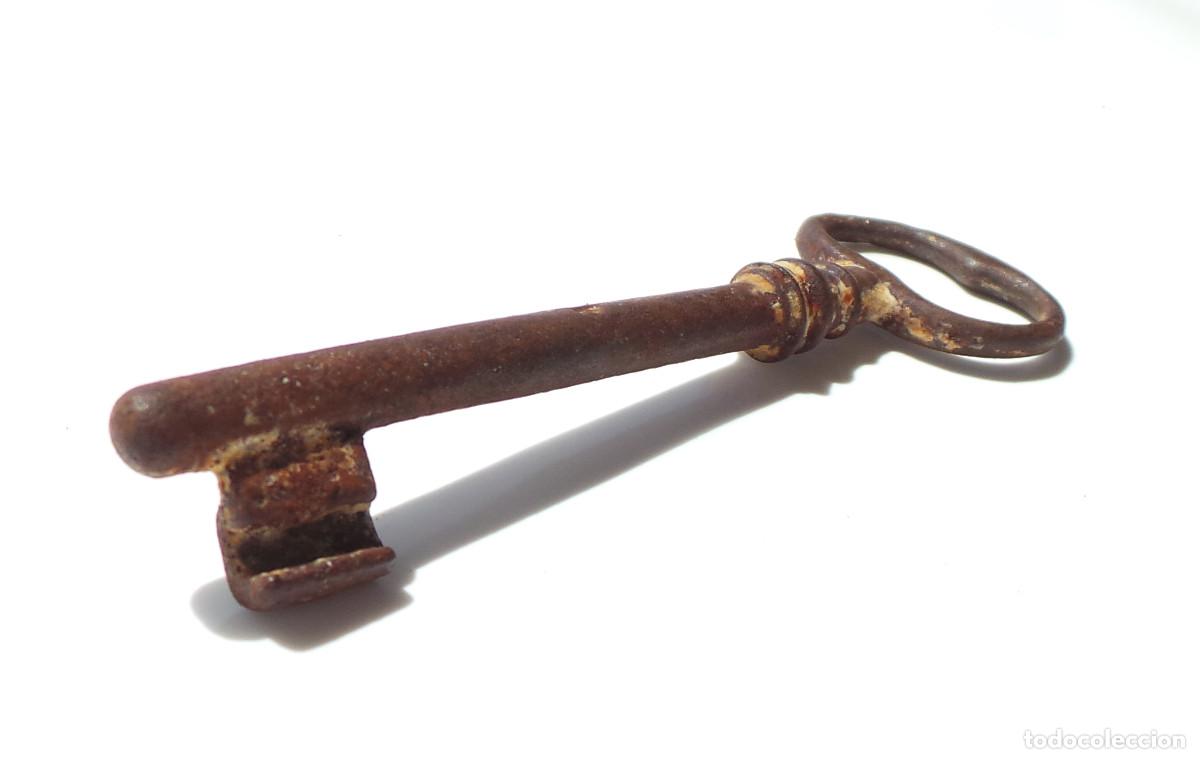 Antig&uuml;edades: LLAVE DE COLECCI&Oacute;N.- 10,5 CM DE LARGO.