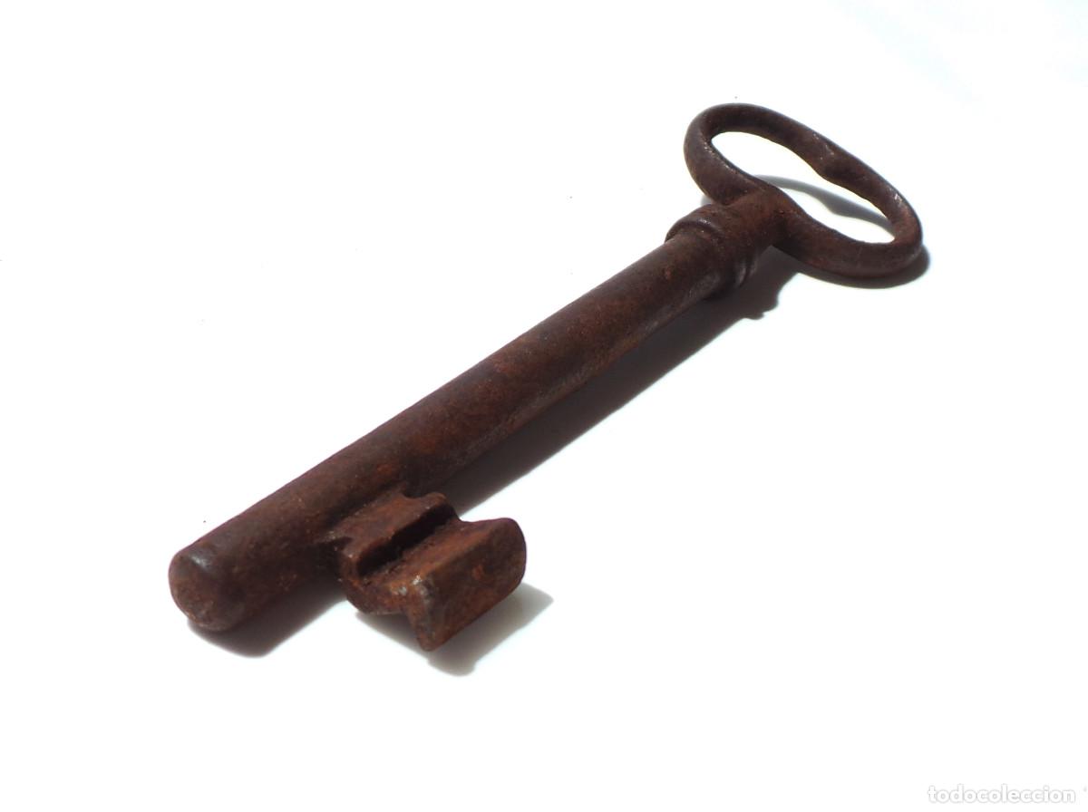 Antig&uuml;edades: LLAVE DE COLECCI&Oacute;N.- 13,3 CM DE LARGO.