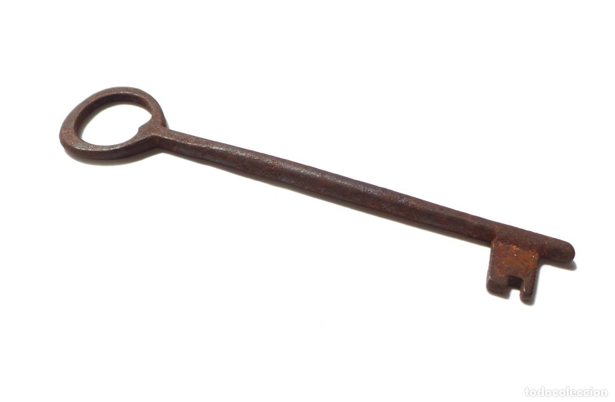 Antig&uuml;edades: LLAVE DE COLECCI&Oacute;N.- 15 CM DE LARGO.