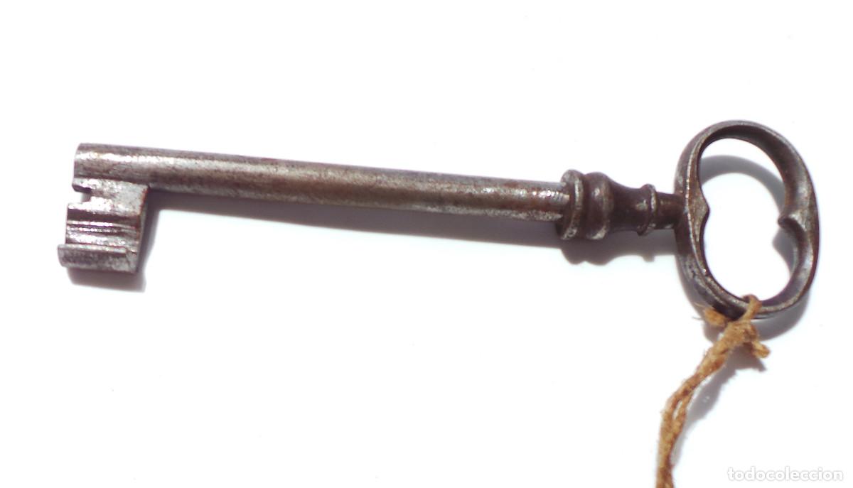 Antig&uuml;edades: LLAVE DE COLECCI&Oacute;N.- 15,3 CM DE LARGO. - Foto 2