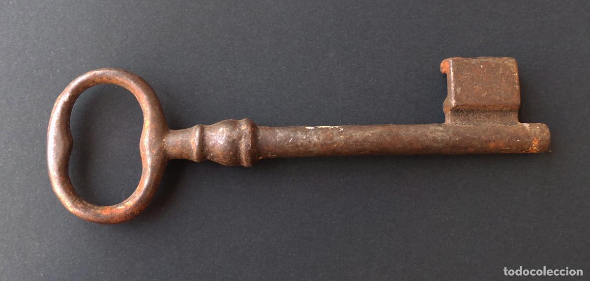 Antig&uuml;edades: LLAVE DE COLECCI&Oacute;N.- 13,5 CM DE LARGO. - Foto 4