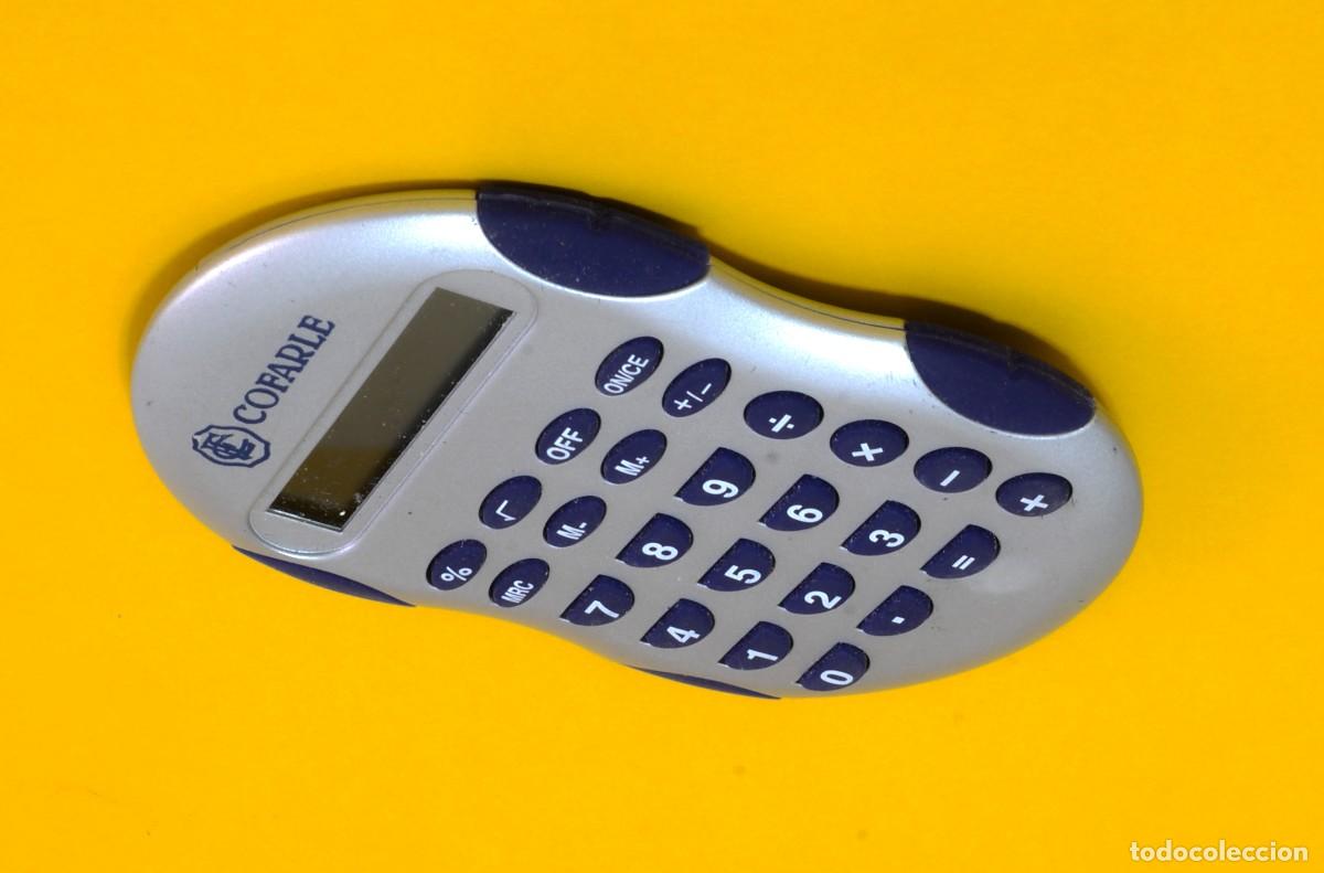 Antig&uuml;edades: Calculadora de bolsillo con logotipo de la cooperativa farmac&eacute;utica