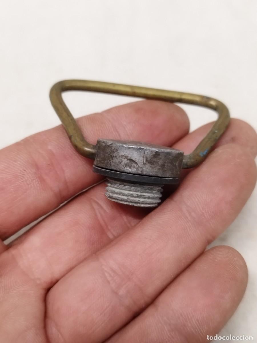 Antig&uuml;edades: Tap&oacute;n para bombona de butano camping Gas.