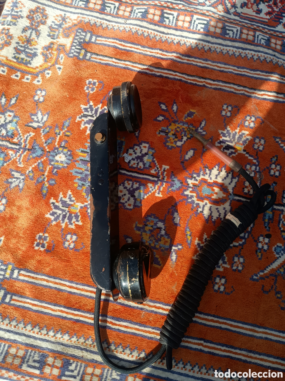 Tel&eacute;fonos: Tel&eacute;fono met&aacute;lico negro - Foto 2