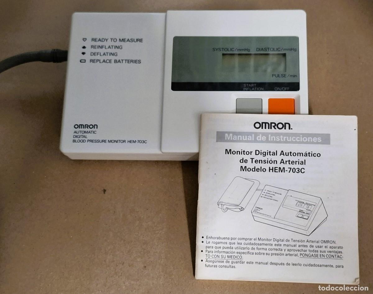 Antig&uuml;edades: 3 Detalle del ESFIGMOMANOMETRO Digital autom&aacute;tico. Modelo OMRON HEM-703C y el Manual de Instrucciones - Foto 3