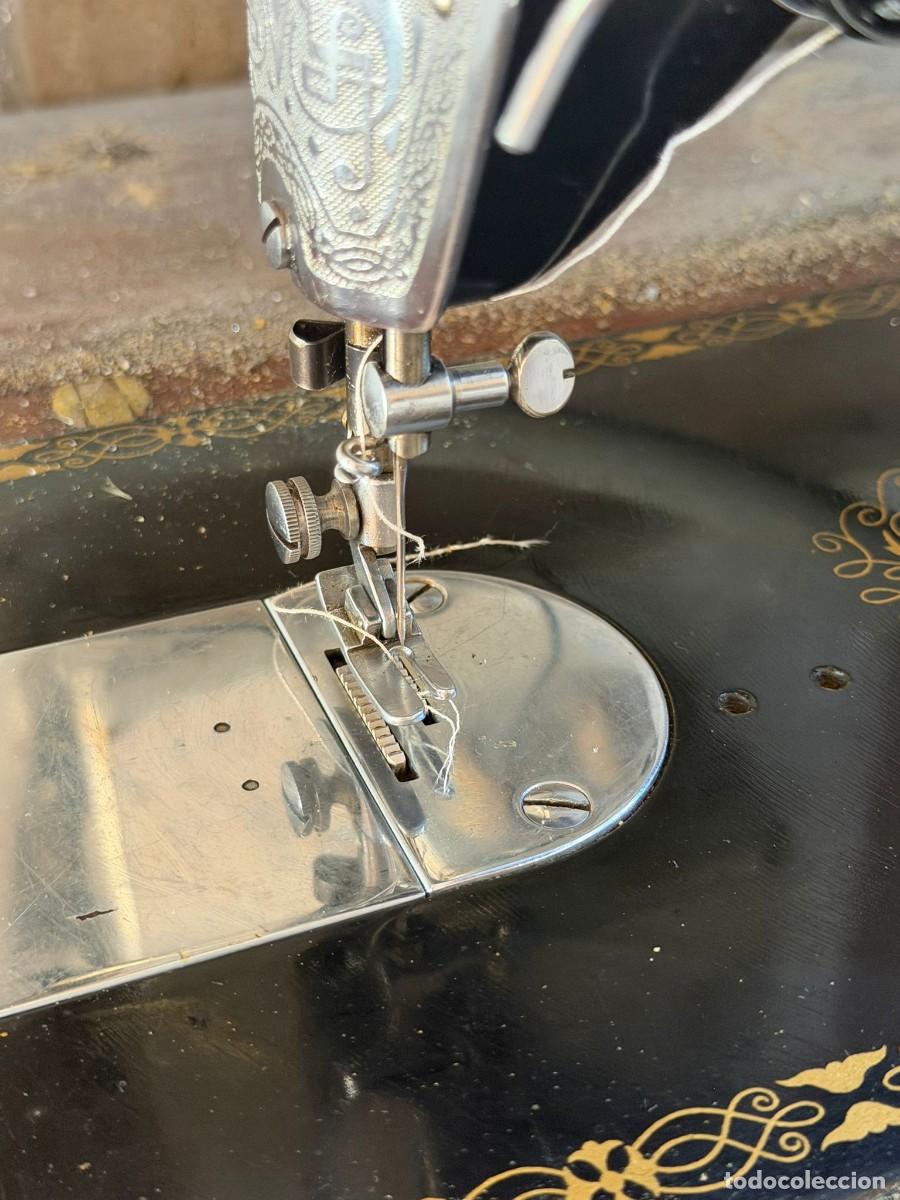 Antig&uuml;edades: M&aacute;quina de coser Sigma - Foto 1