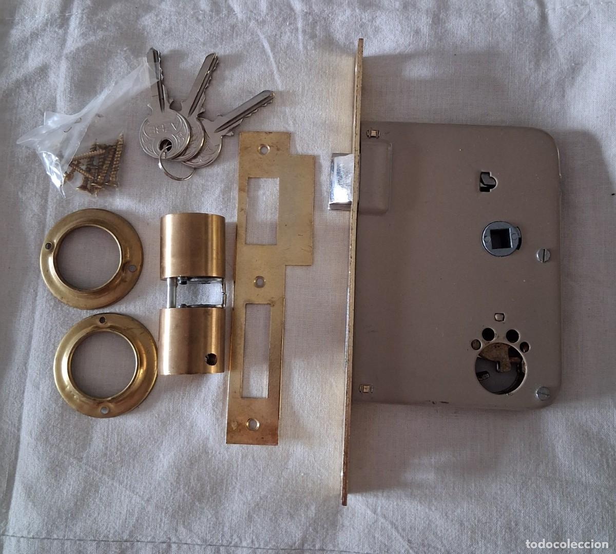Antig&uuml;edades: Cerradura AZBE.Mod 50 - Foto 1
