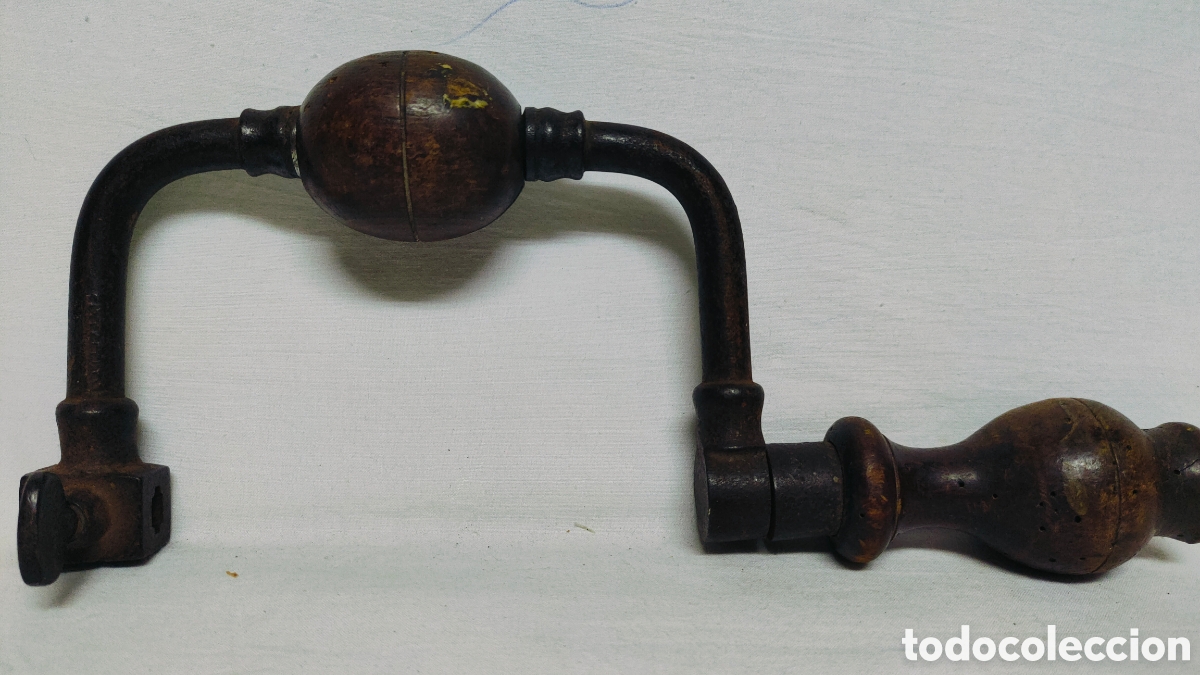 Antig&uuml;edades: ANTIGUO BERBIQU&Iacute;.TALADRO MANUAL DE CARPINTERO EN HIERRO FORJADO Y EMPU&Ntilde;ADURAS DE MADERA.S XIX