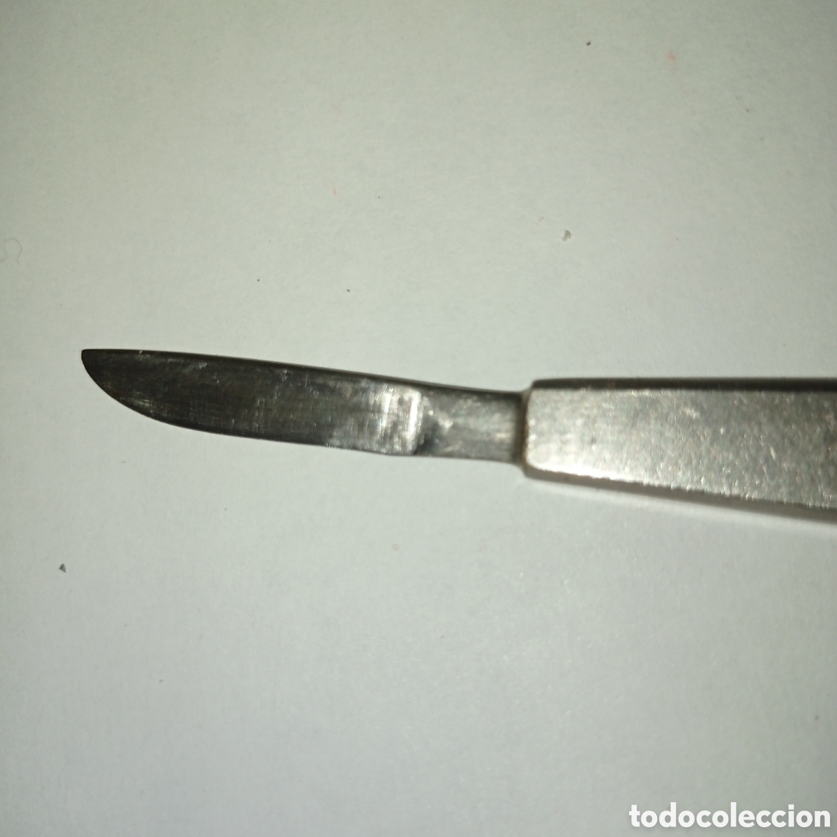 Antig&uuml;edades: Bisturi antiguo usado - Foto 1