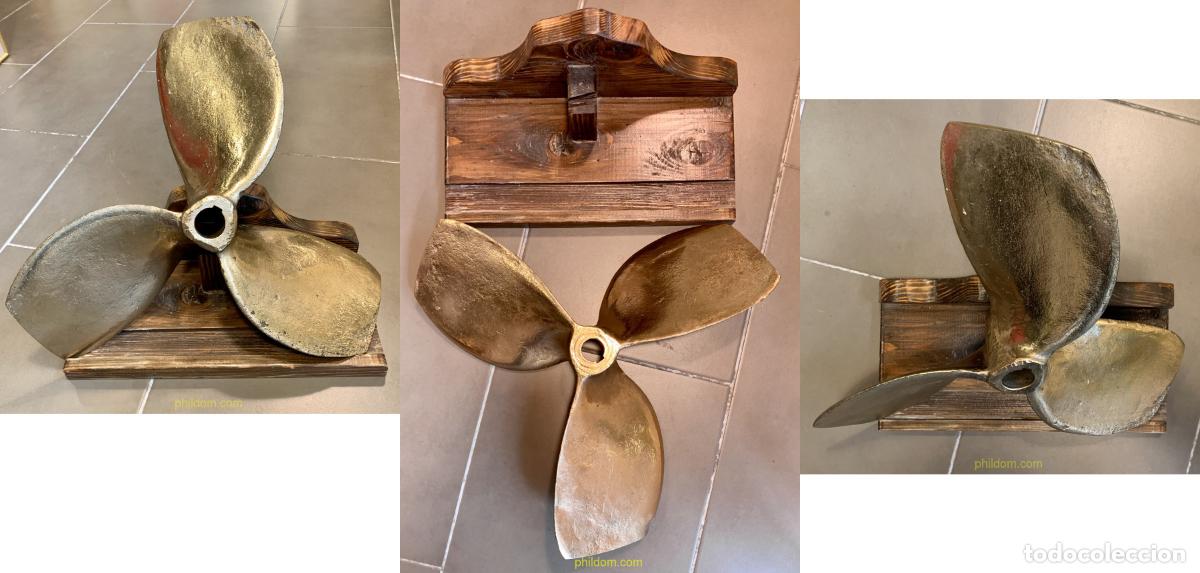 Antig&uuml;edades: HELICE DE BARCO DE COBRE - 3 PALAS - CON PEANA DE MADERA