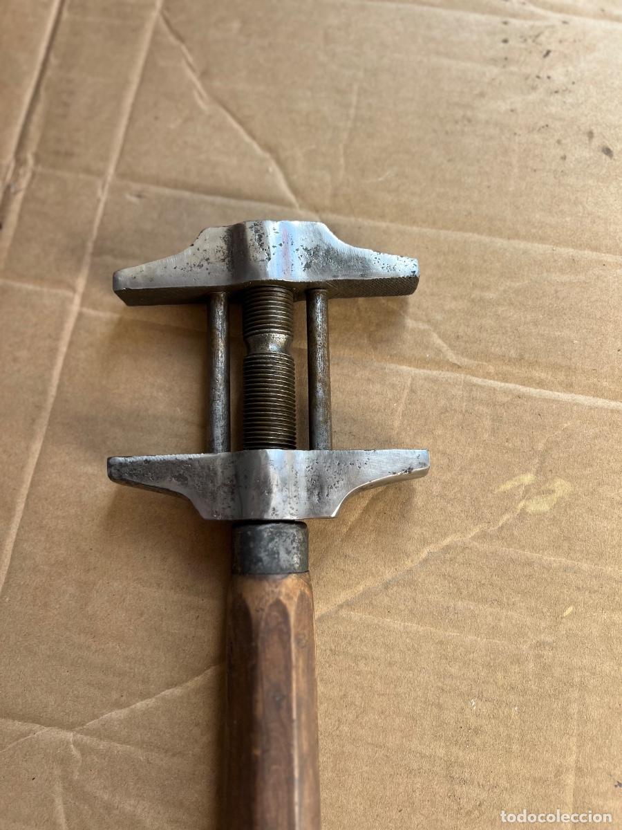 Antig&uuml;edades: Llave inglesa 32 cm y 7 cm boca - Foto 4