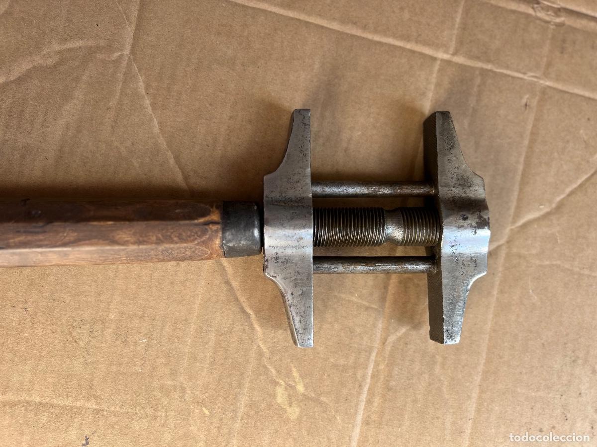 Antig&uuml;edades: Llave inglesa 32 cm y 7 cm boca - Foto 5