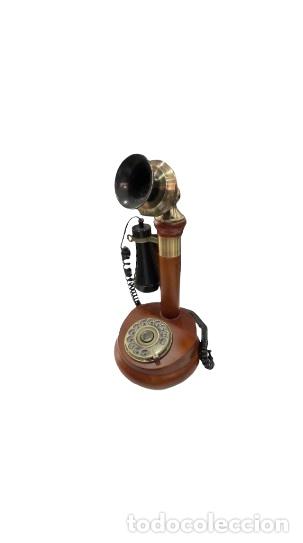 Tel&eacute;fonos: Tel&eacute;fono antiguo de estilo candlestick