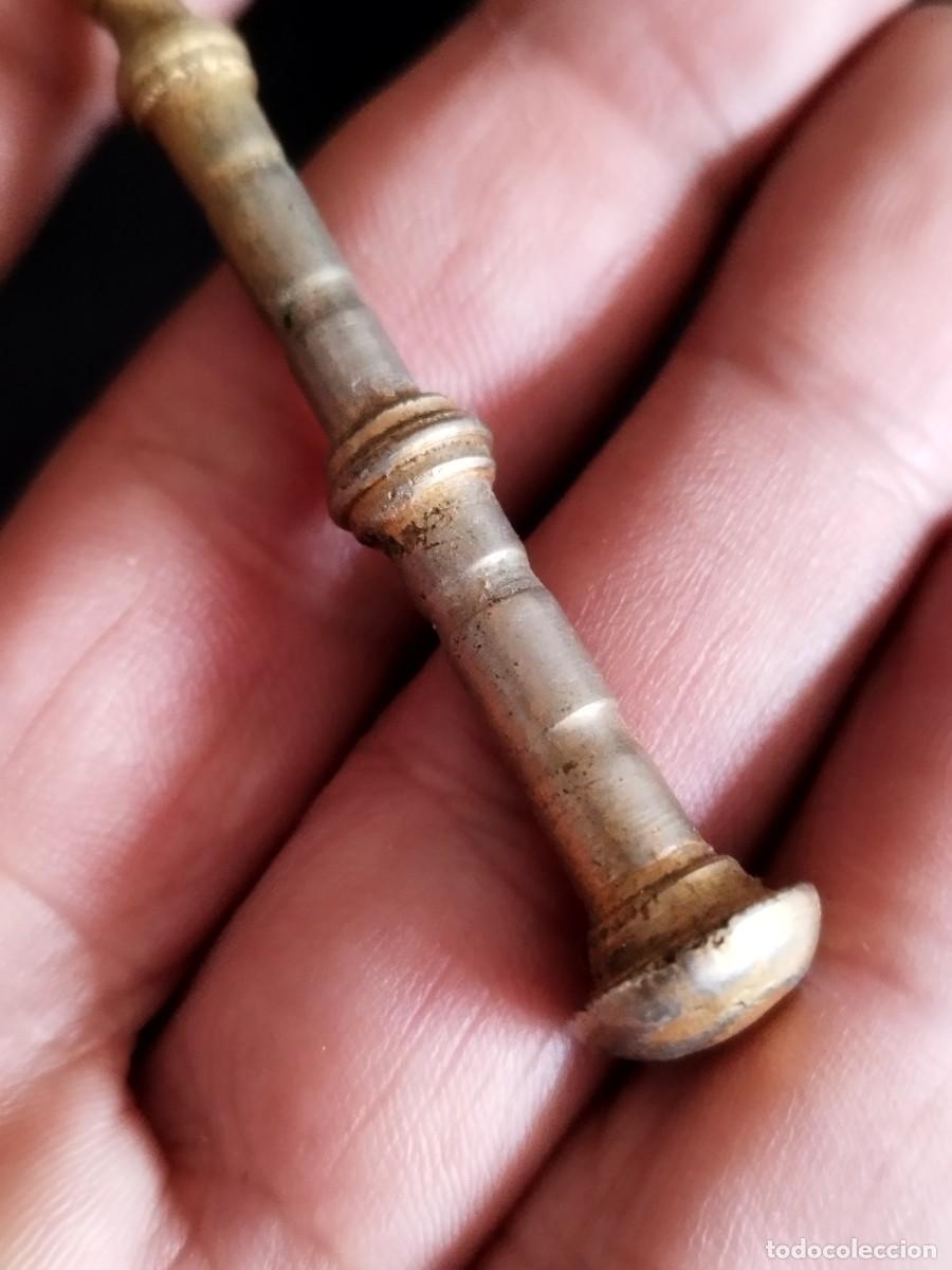 Antig&uuml;edades: Mano de mortero o almirez, de bronce o laton. - Foto 2