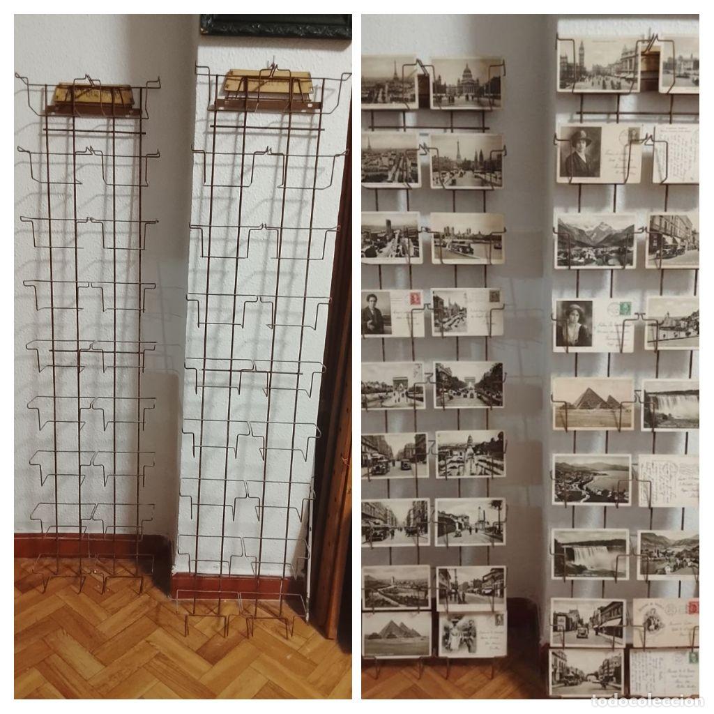 Antig&uuml;edades: Pareja expositores VINTAGE METAL para postales vac&iacute;os ideal tienda quiosco coleccionista decoraci&oacute;n