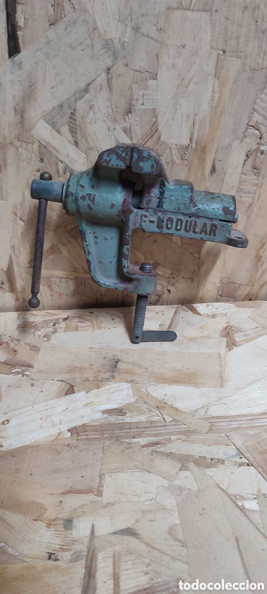 Antig&uuml;edades: Tornillo de banco Acesa 60 Nodular.