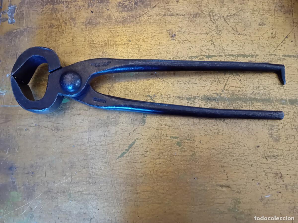 Antig&uuml;edades: Tenazas antiguas Peugeot Freres Tout Acier encerada y patinadas
