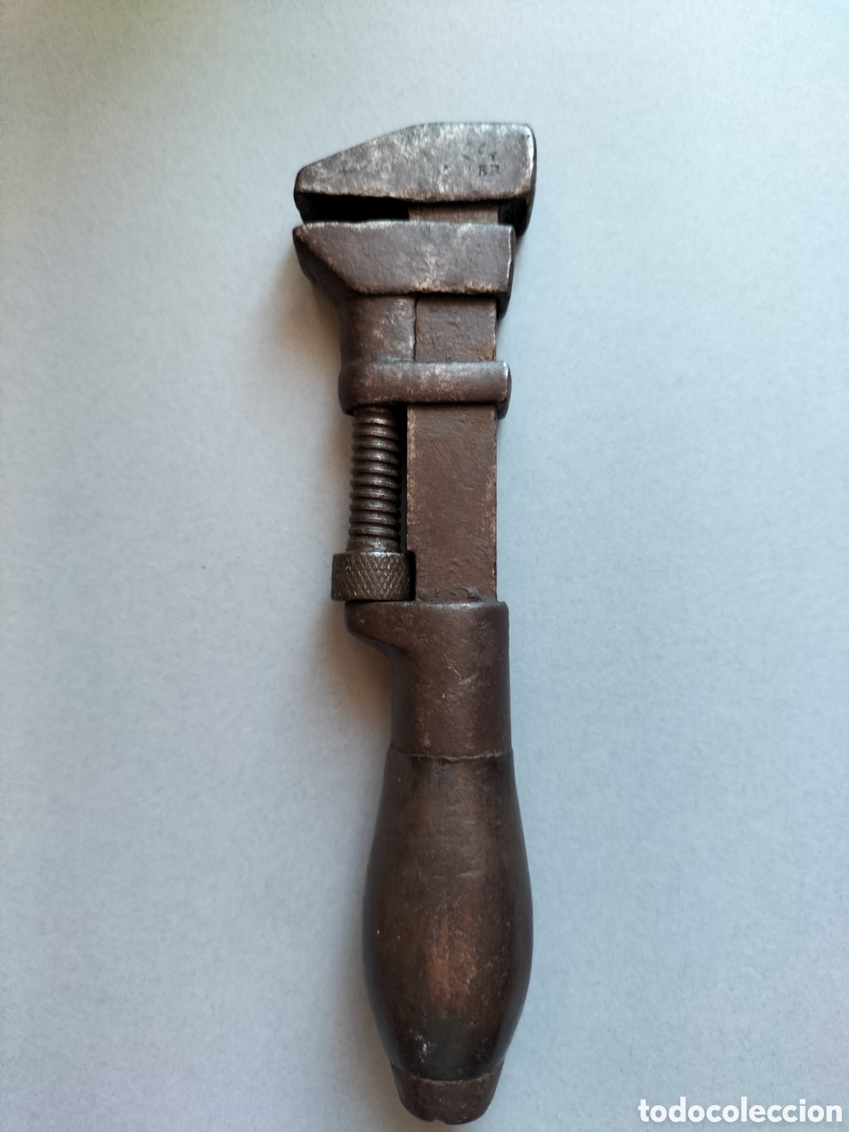 Antig&uuml;edades: Antigua Llave Inglesa. Principios Siglo XX. Mide 17 cm. Cerrada. Tiene alguna Marca.