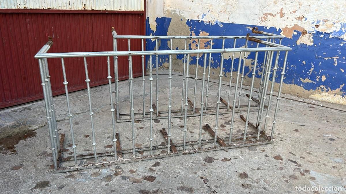 Antig&uuml;edades: BALCONES PAREJA DE BARRA DE LENTEJAS EN FORJA DE 200 CMS. DE LARGO X 95 CMS. DE ALTURA Y 63 CMS.