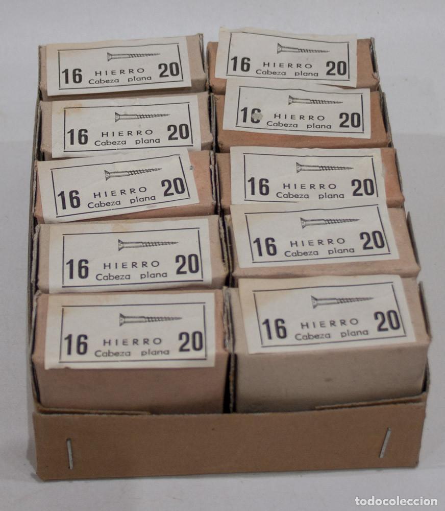 Antig&uuml;edades: LOTE DE 10 CAJAS ANTIGUAS DE TORNILLOS DE HIERRO. 16X20. ALR, S.A.