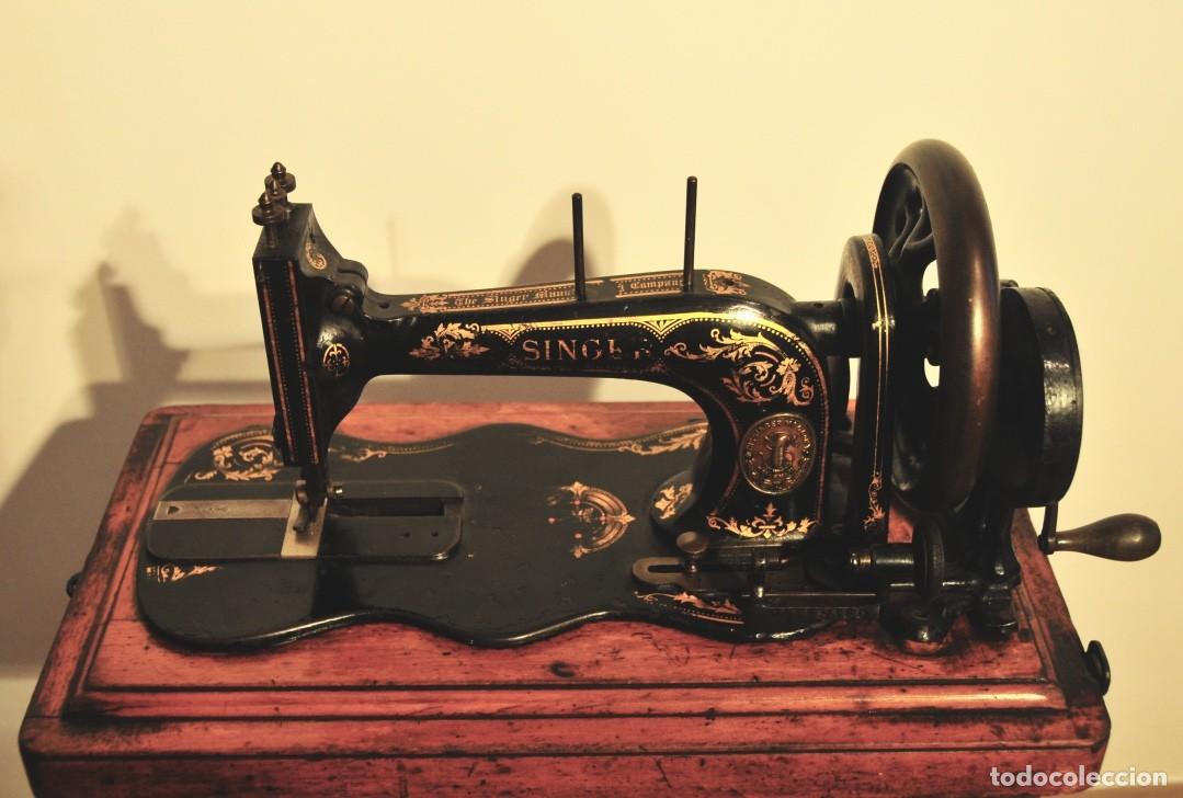 Antig&uuml;edades: Singer (c. 1886-1887) - Con tapa de madera original - Foto 3