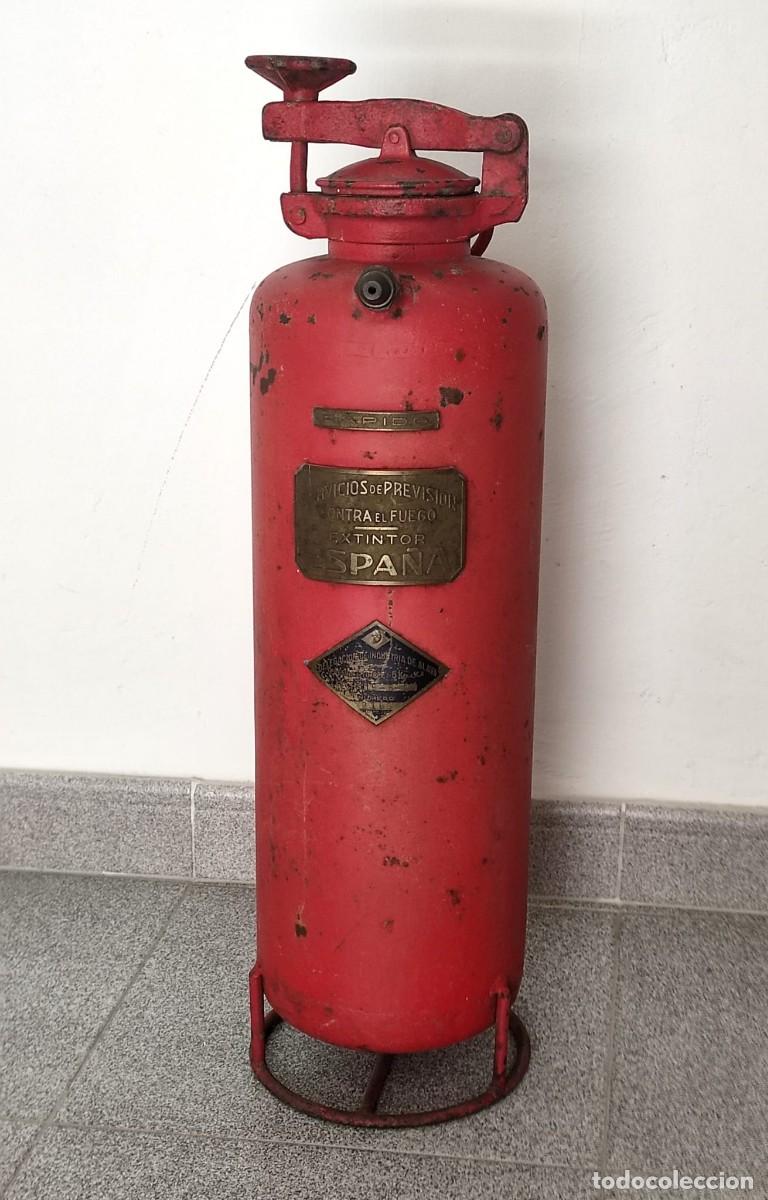Antig&uuml;edades: Extintor Espa&ntilde;a modelo R&aacute;pido. 1940. Placas y pintura originales