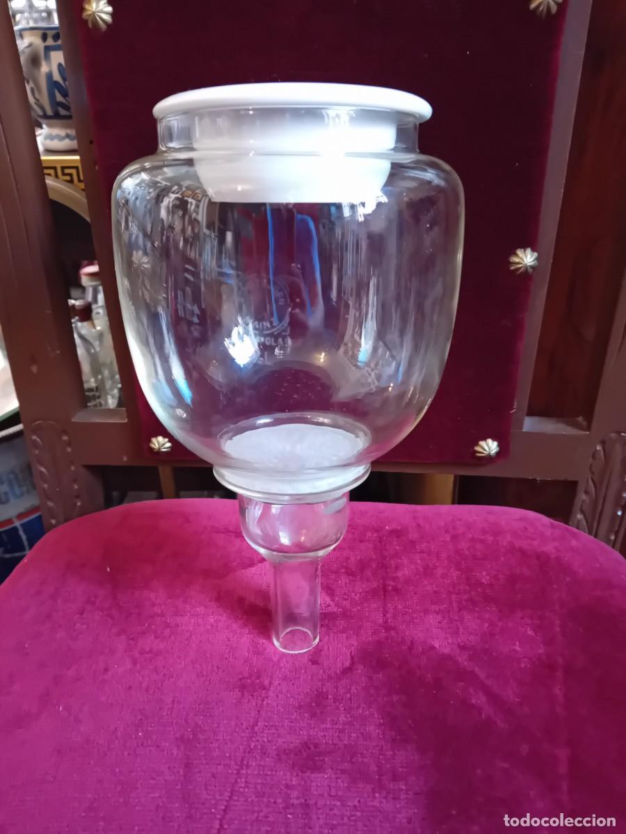 Antig&uuml;edades: Difusor o filtro de cristal y porcelana