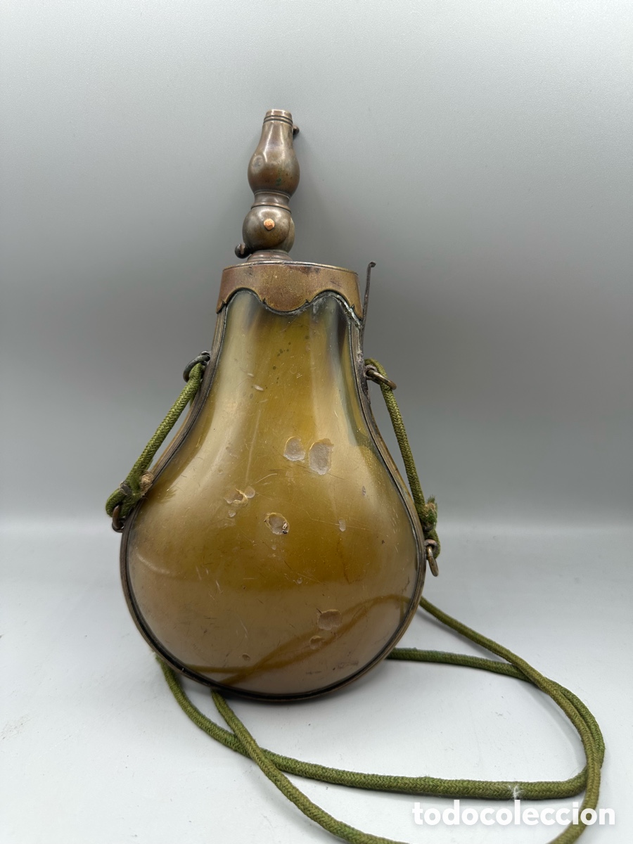 Antig&uuml;edades: petaca de p&oacute;lvora (powder flask) XIX