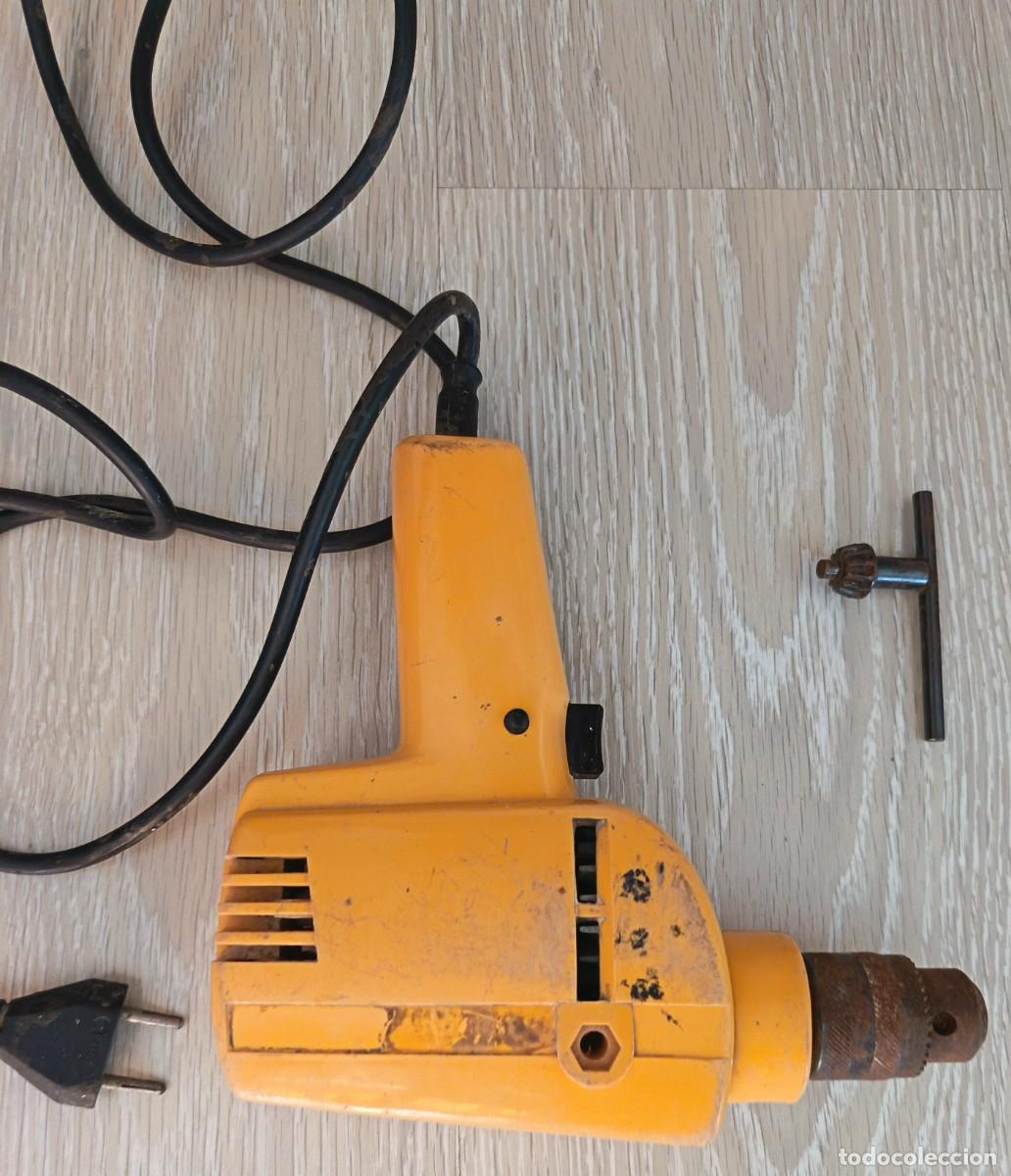 Antig&uuml;edades: Taladro. Casals. Con llave. Funciona. - Foto 3
